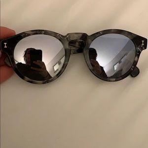 Silver round illesteva sunglasses with case!